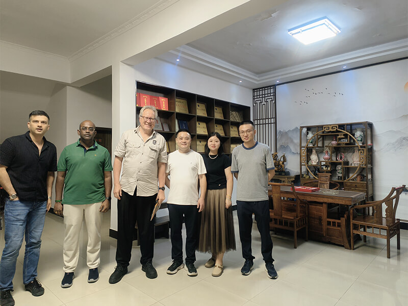 Visita a la fábrica de la línea de sacrificio de pollos, maquinaria HW 2